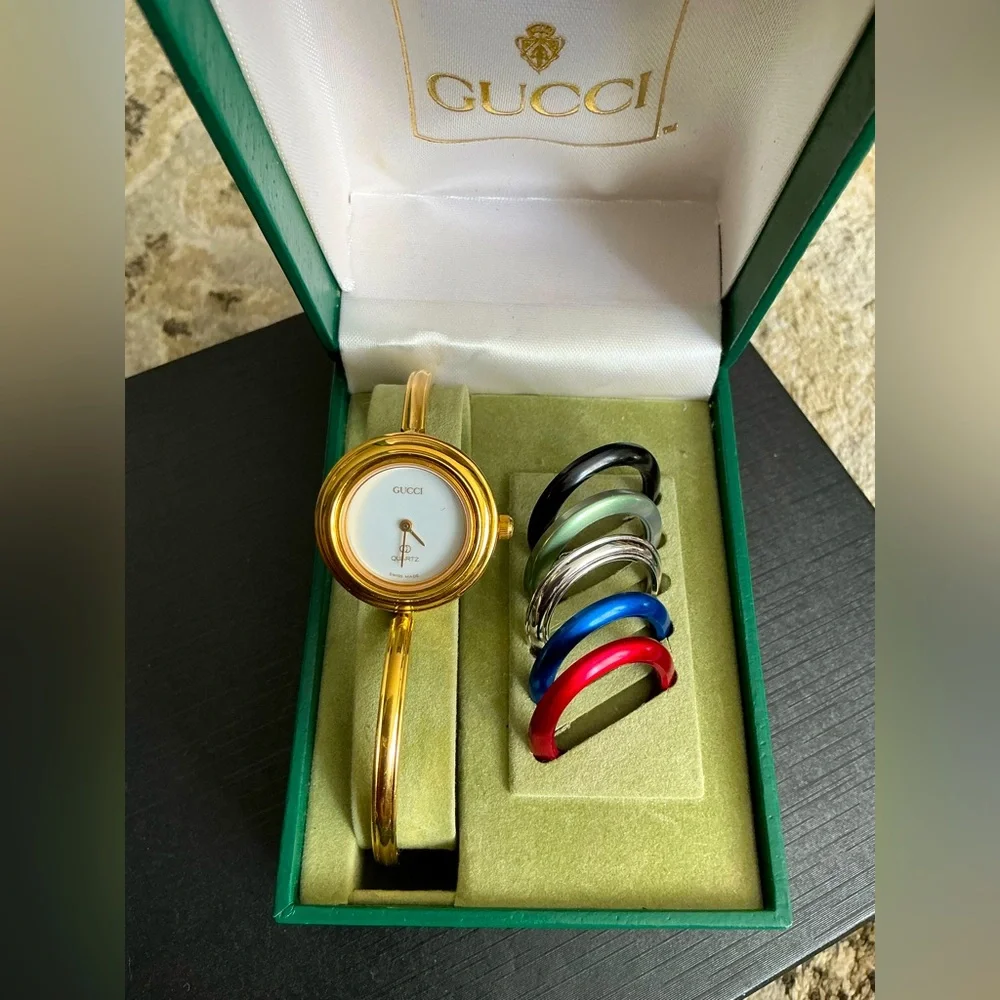 AUTHENTIC GUCCI watch set ❤️💚🖤💙💛 - Picture 13 of 13